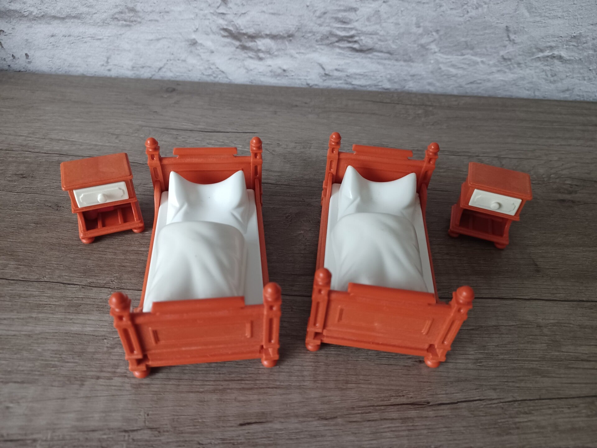 playmobil , 2 lits et 2 chevets ancien , occasion