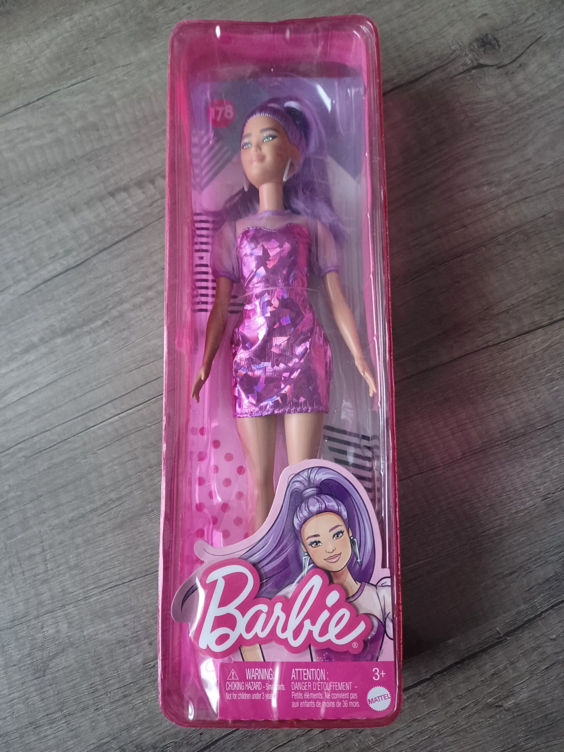 poupée barbie fashion , neuf