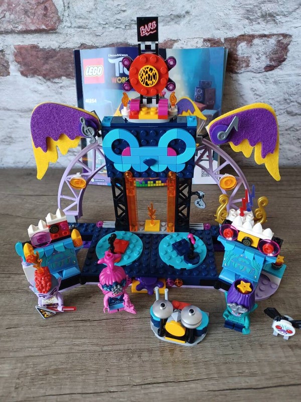 lego 41254 trolls , volcano rock city concert , occasion