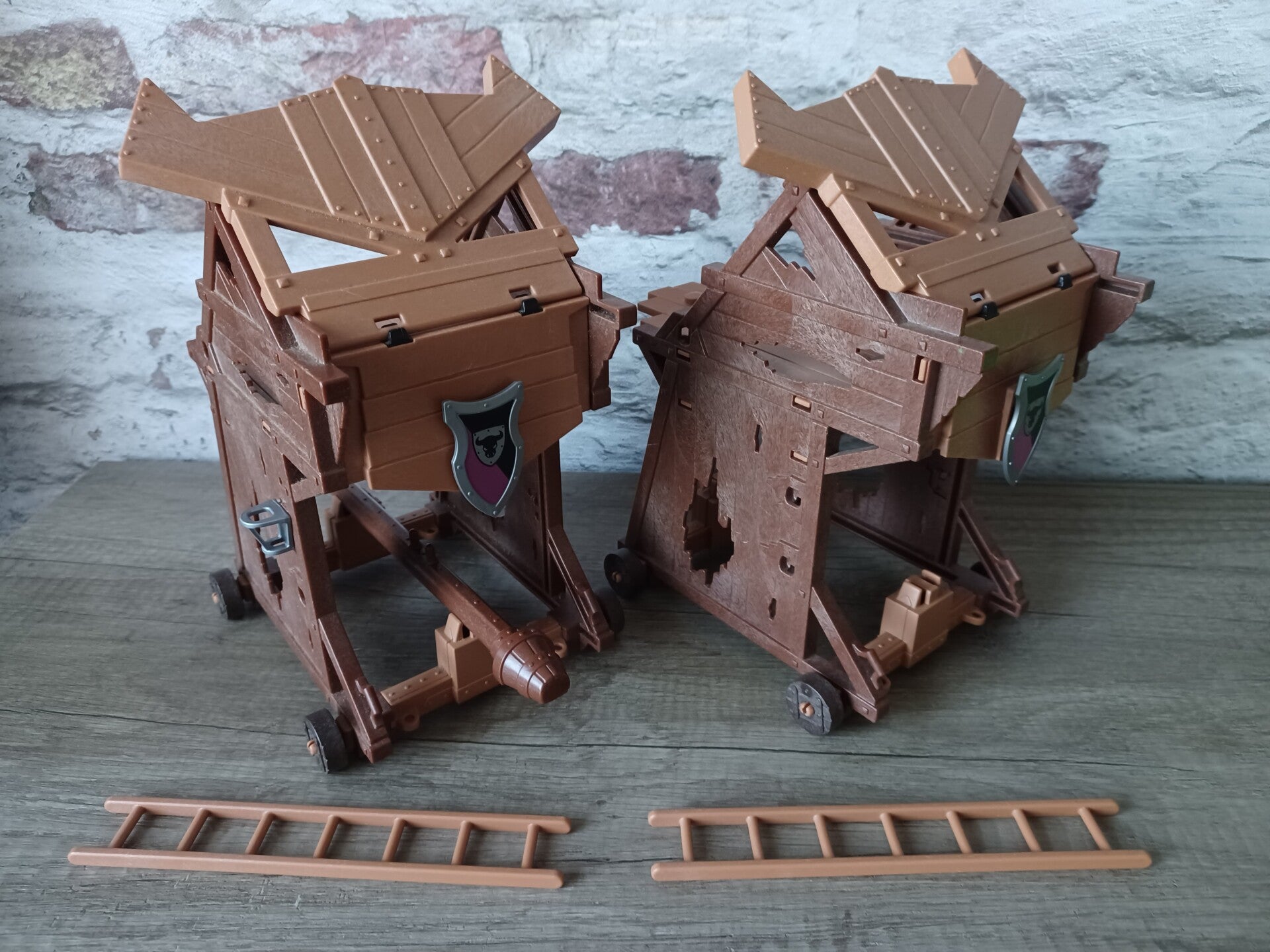 playmobil , lot de 2 tours d'assault , occasion