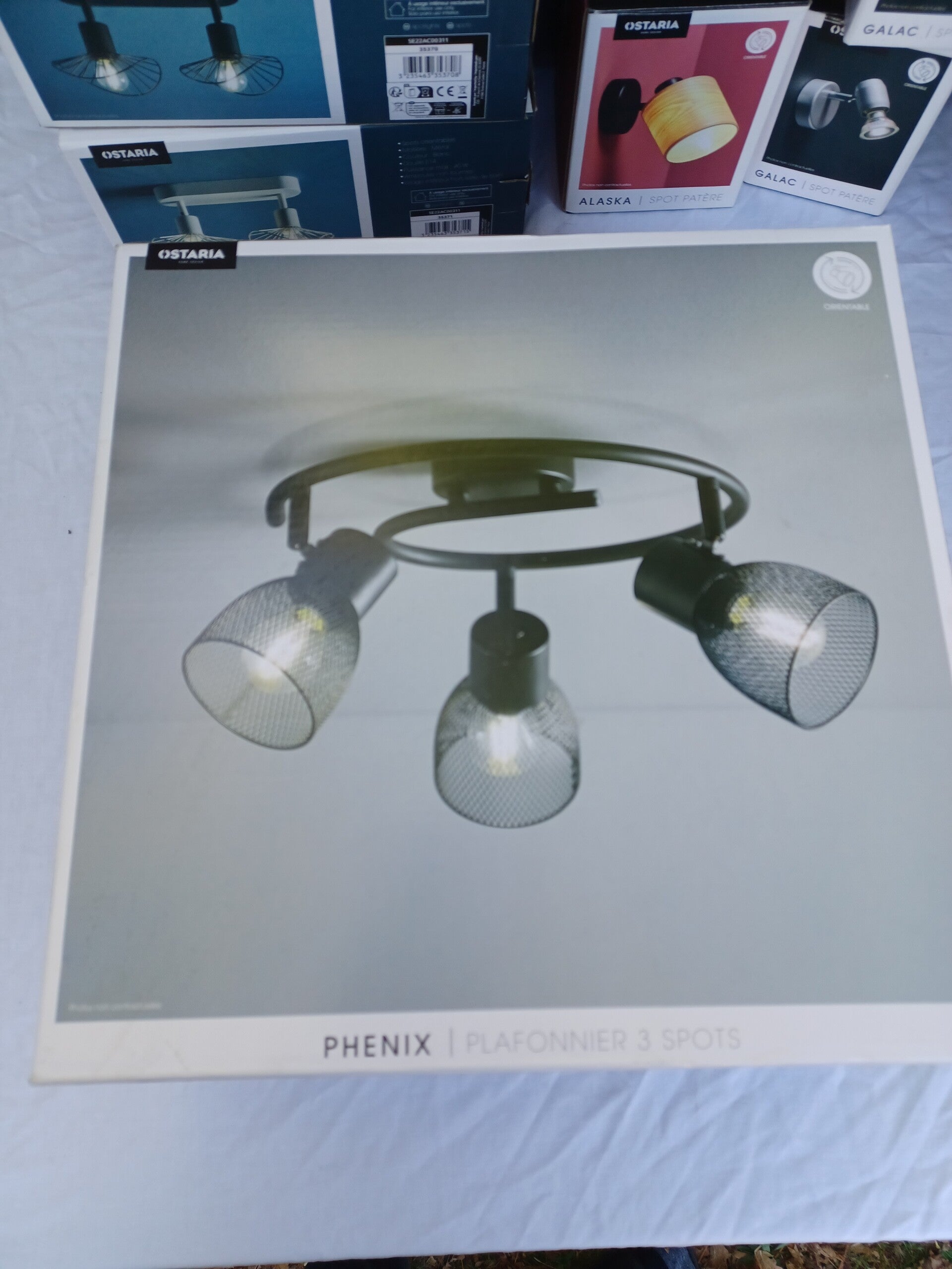plafonnier 3 spots ostaria phenix , neuf