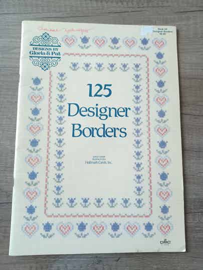 livre de 125 modeles de broderie , point de croix , dmc
