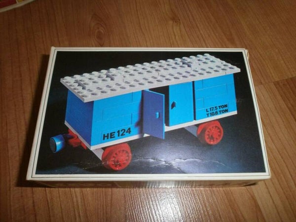 lego 124 wagon bleu, en boite , complet , occasion
