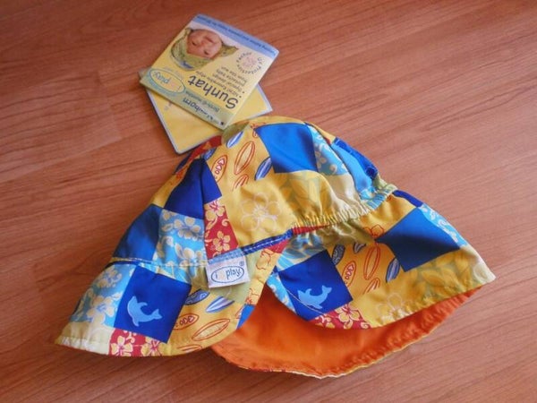 chapeau bebe , jaune et bleu, 6 mois , neuf