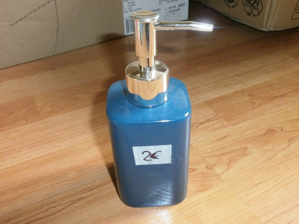 distributeur de savon liquide , ceramique et plastique  , jamais servi