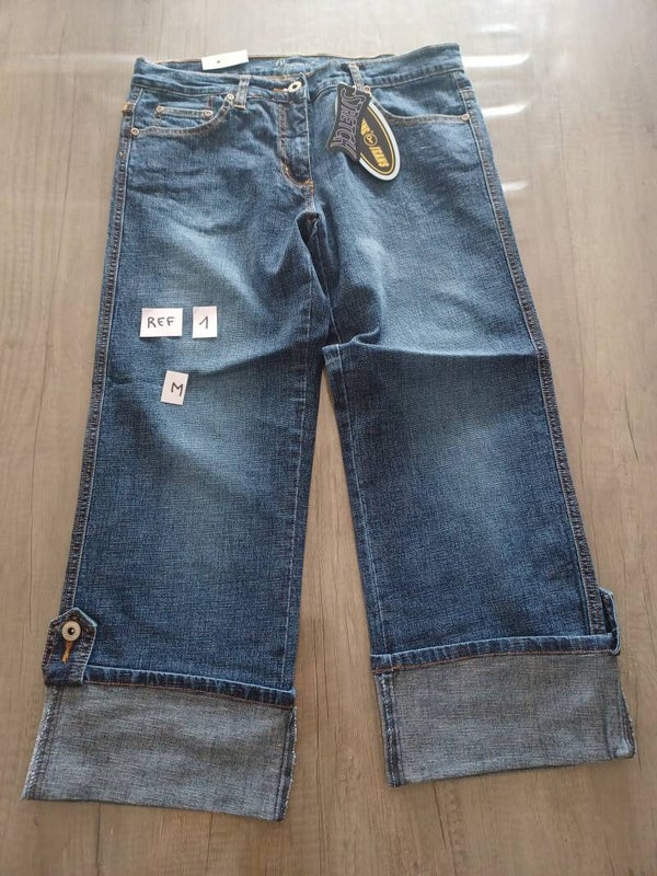 oxyzone jeans court , taille M , neuf