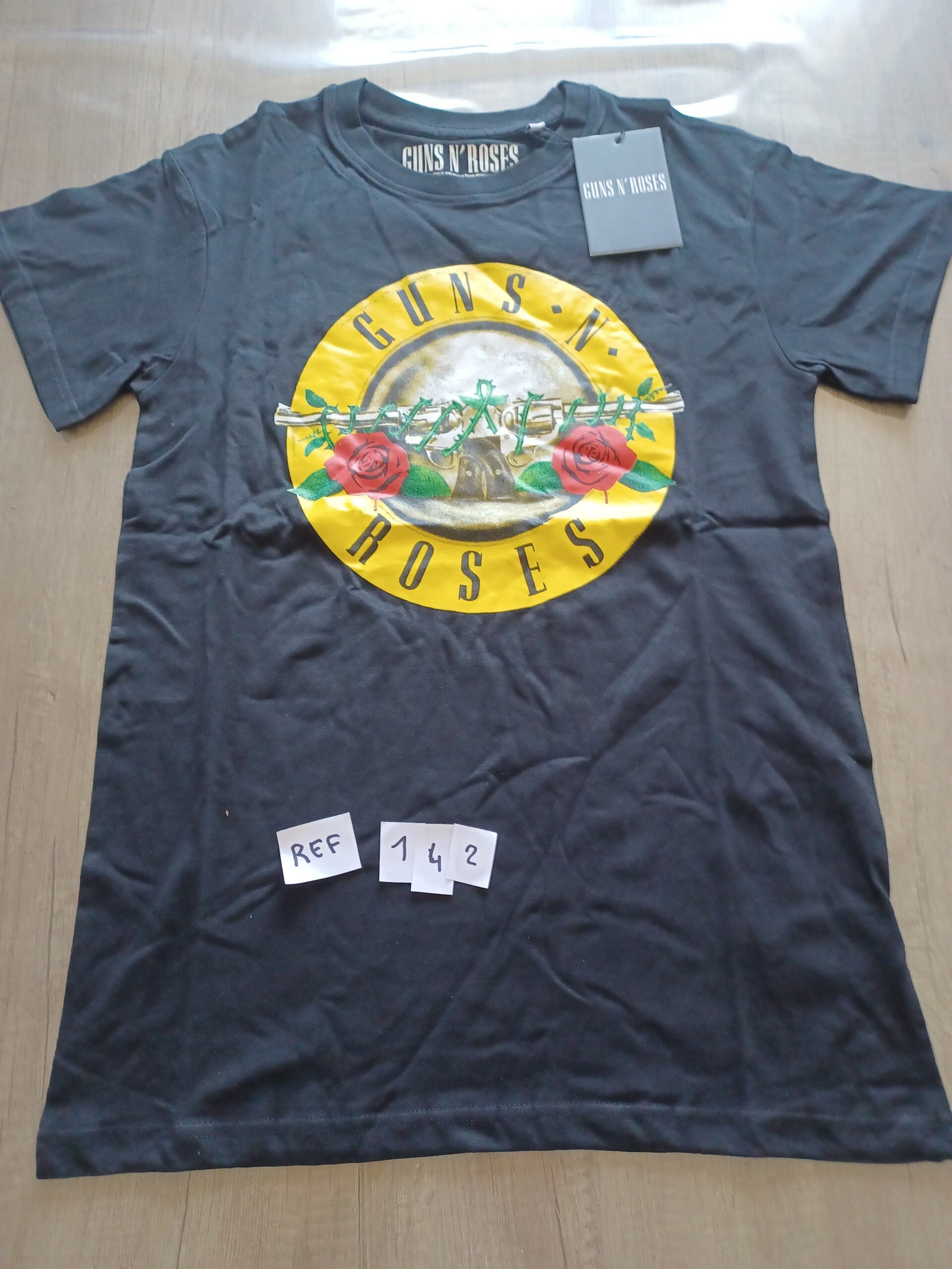 t-shirt  guns n roses jaune , S , neuf