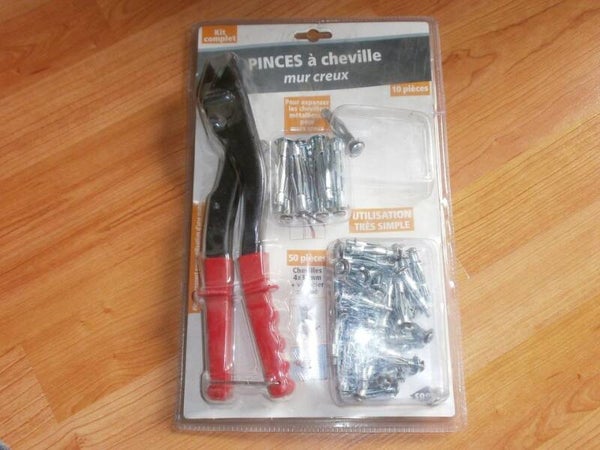 pince a chevilles , mur creux + 60 chevilles et vis , neuf