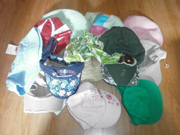 lot de 17 casquettes , bob ... , neufs