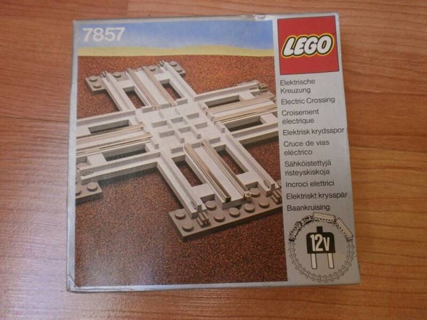 lego 7857 , croisement electrique , en boite , occasion