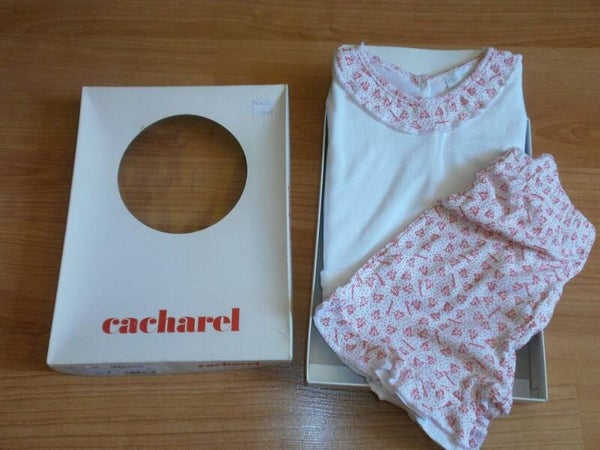 pyjama bebe cacharel, blanc et rouge , 6 mois , neuf