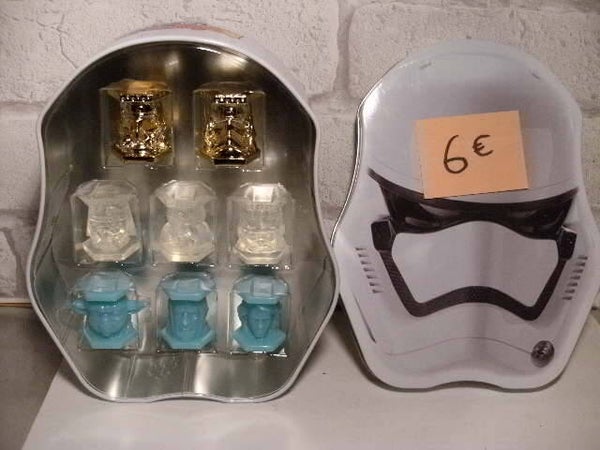 boite de 6 abatons star wars , neuf