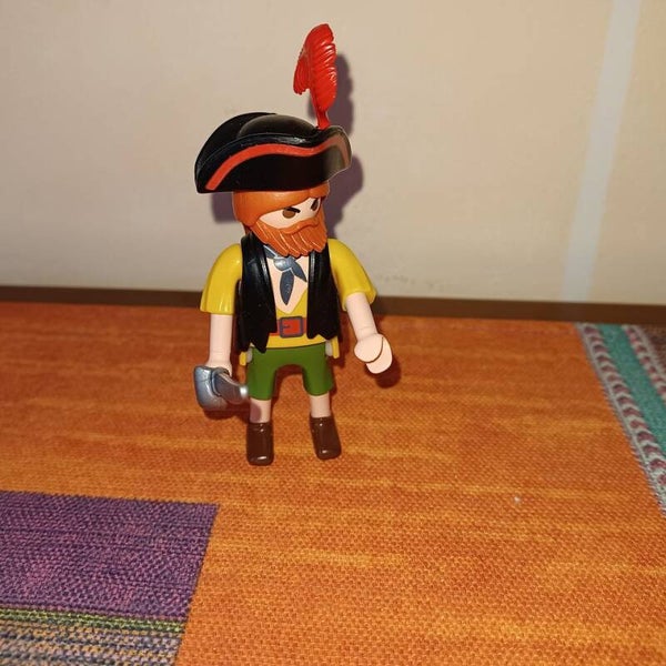 playmobil pirate jaune et vert , occasion