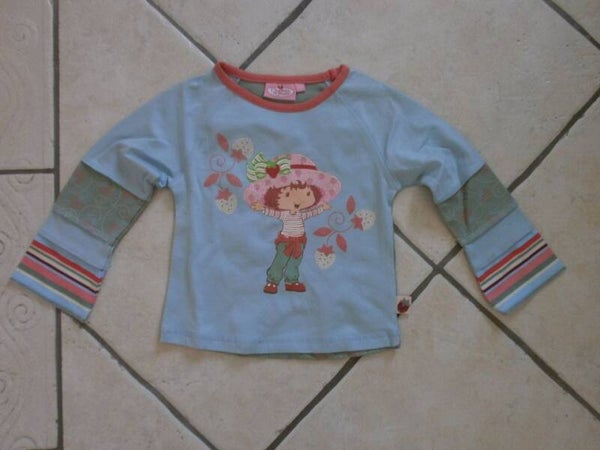t-shirt a manches longues , charlotte aux fraises, 2 ans , neuf
