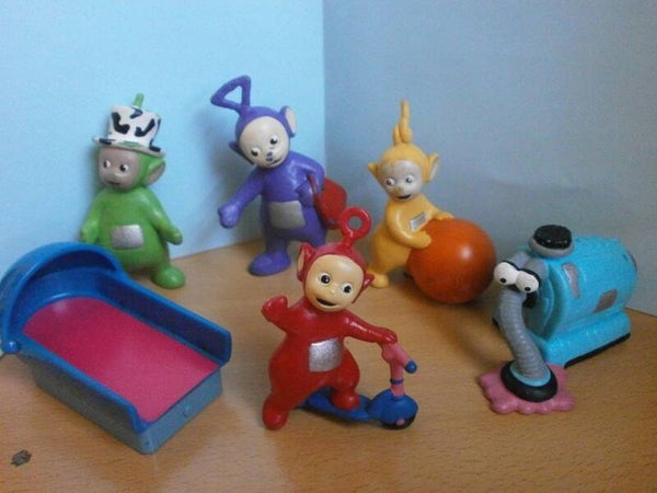 5 figurines tele tubbies , bully 1996 + 1 lit , occasion