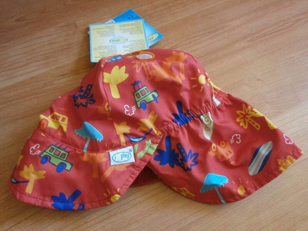 chapeau bebe , i play , rouge 6 mois , neuf