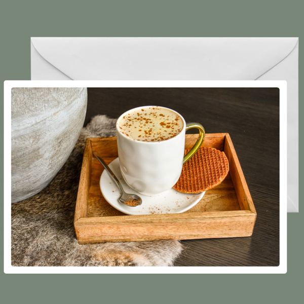 Kaart koffiemok met stroopwafel