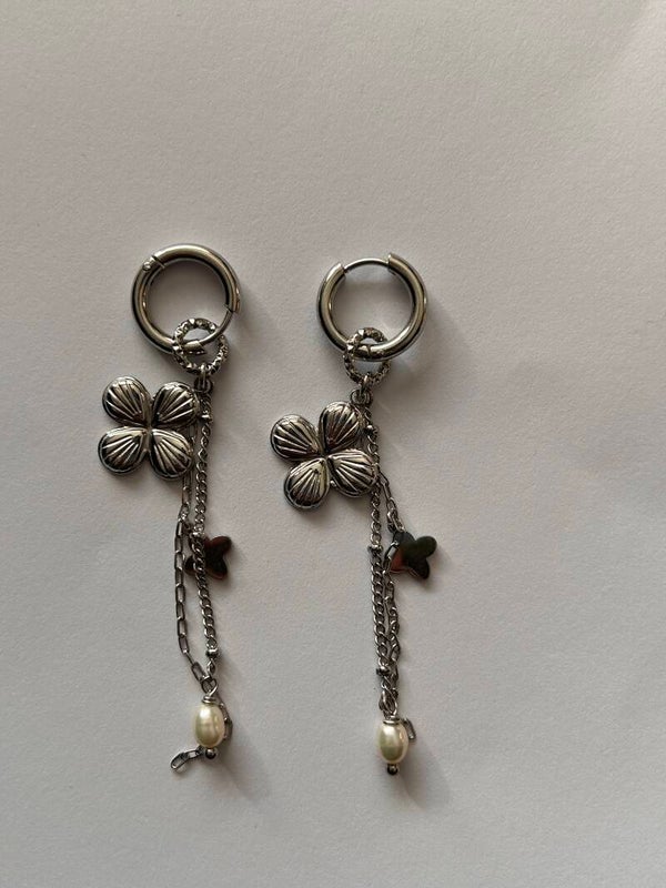 Oorbellen hanger met bloem