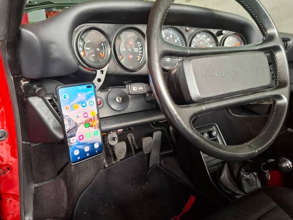 NEU Porsche 911 Handyhalter/ Smartphon Halter aus Edelstahl für Tankanzeige passend für Modell F + G + 964 + 993 + GT1 ohne Bohren