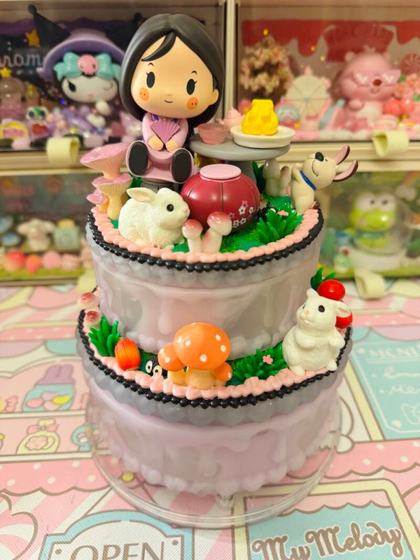 Mulan Resin Storage Cake Organiser