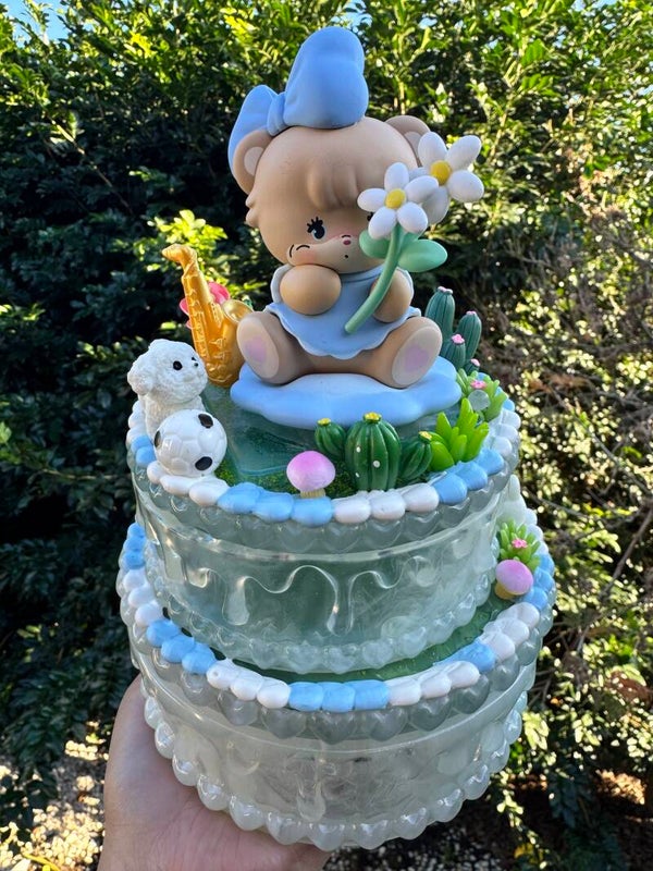 Mikko Resin Cake Organiser