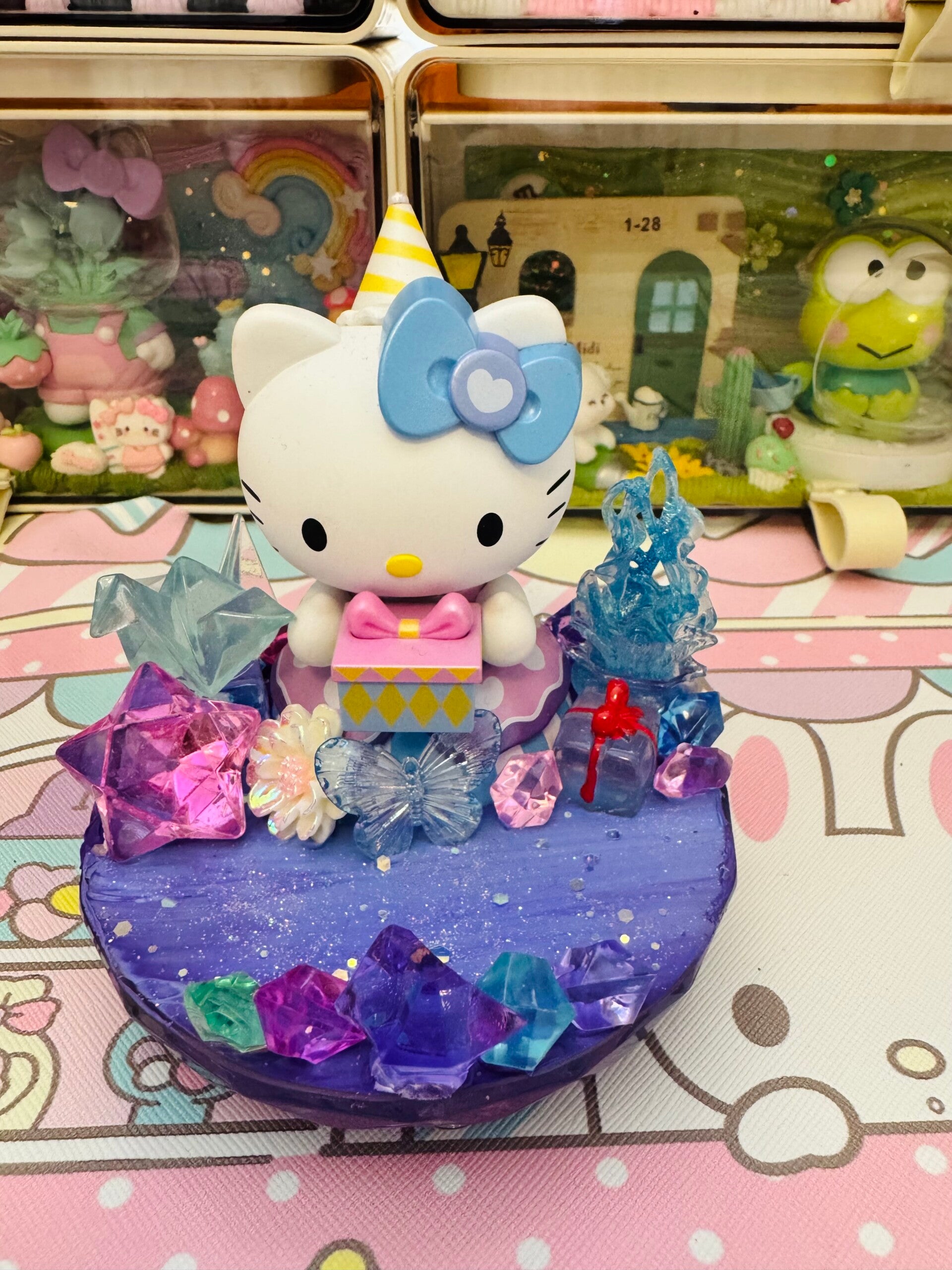 Hello Kitty Resin Phone Stand