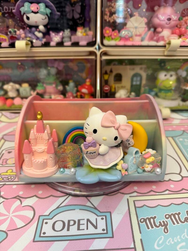 Hello Kitty Holder