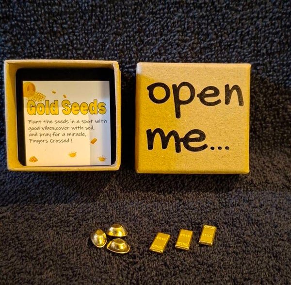 open me,  met gouden zaadjes