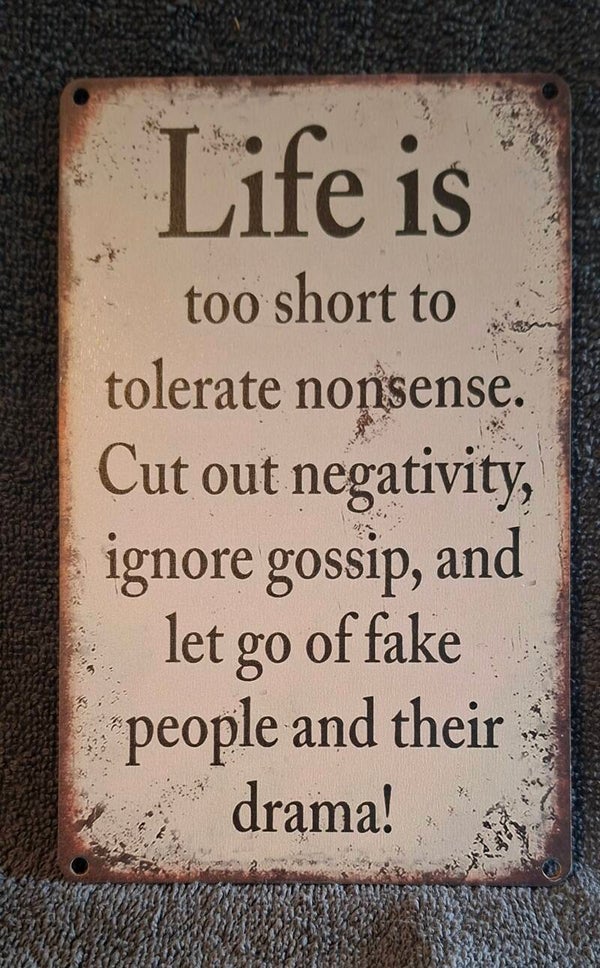 houten bordje met tekst , life is...