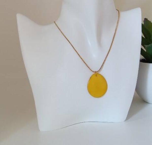 Collier Tagua Jaune – Acier Inoxydable Doré