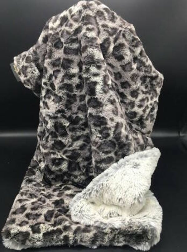 CoZzie Loki + Zeus Blanket