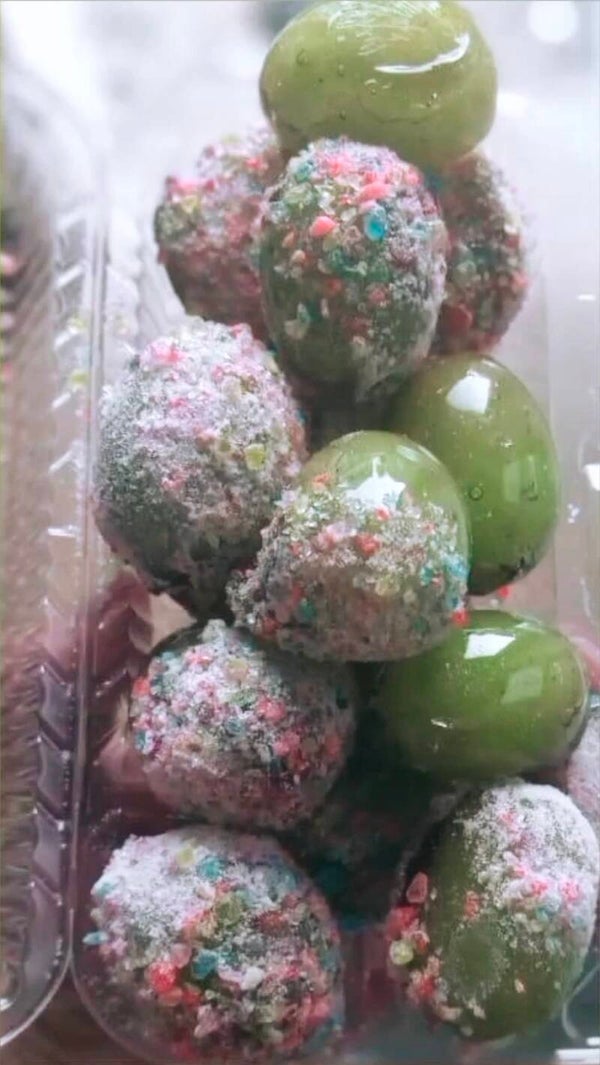 Dozen Candied grapes 🍇 😋