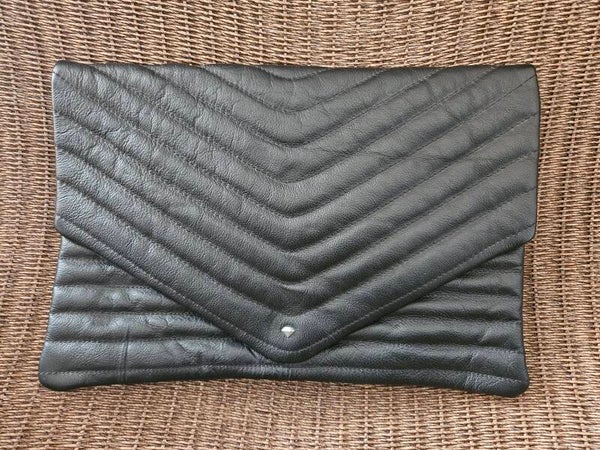 Sort clutch bag