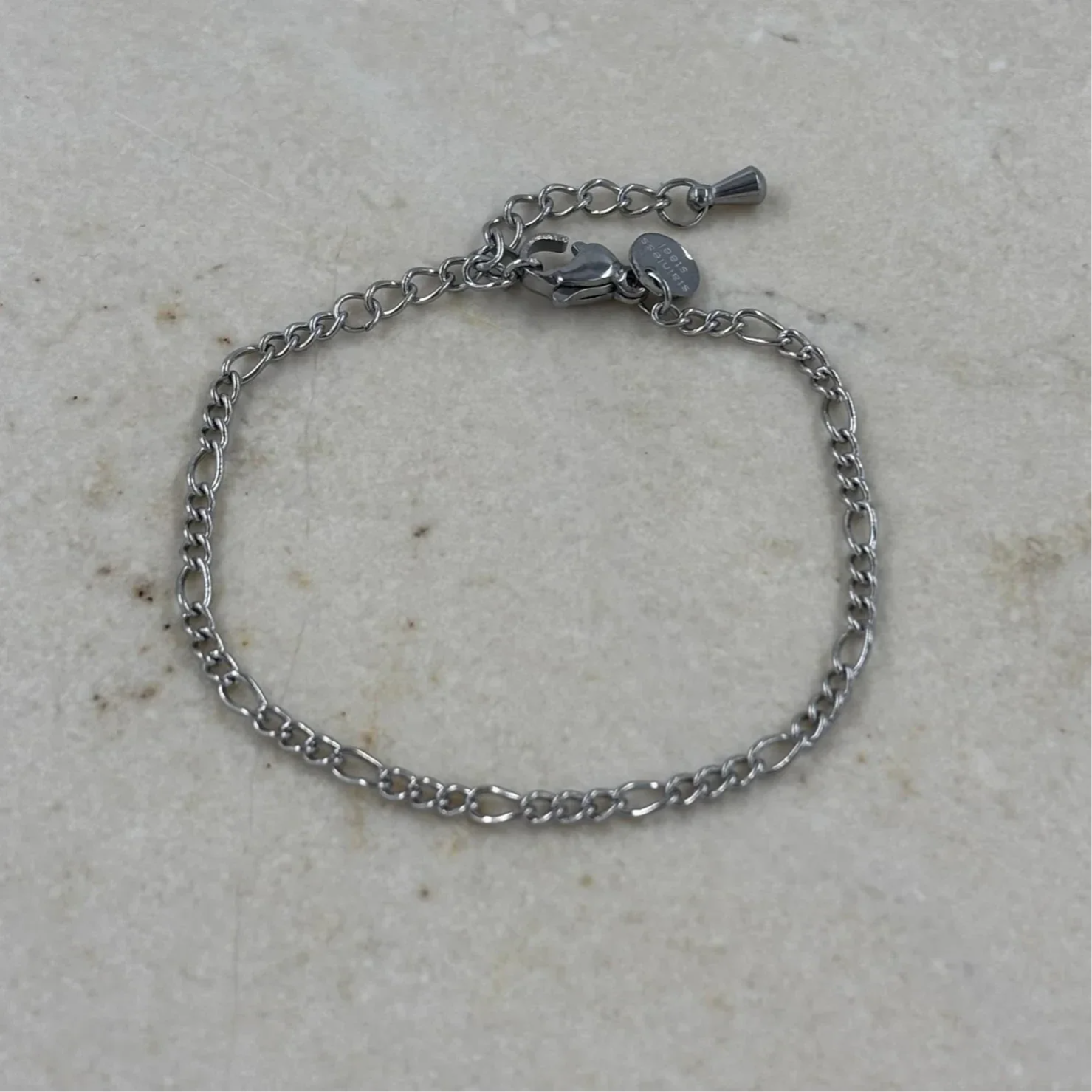 Subtiel armbandje mini schakels
