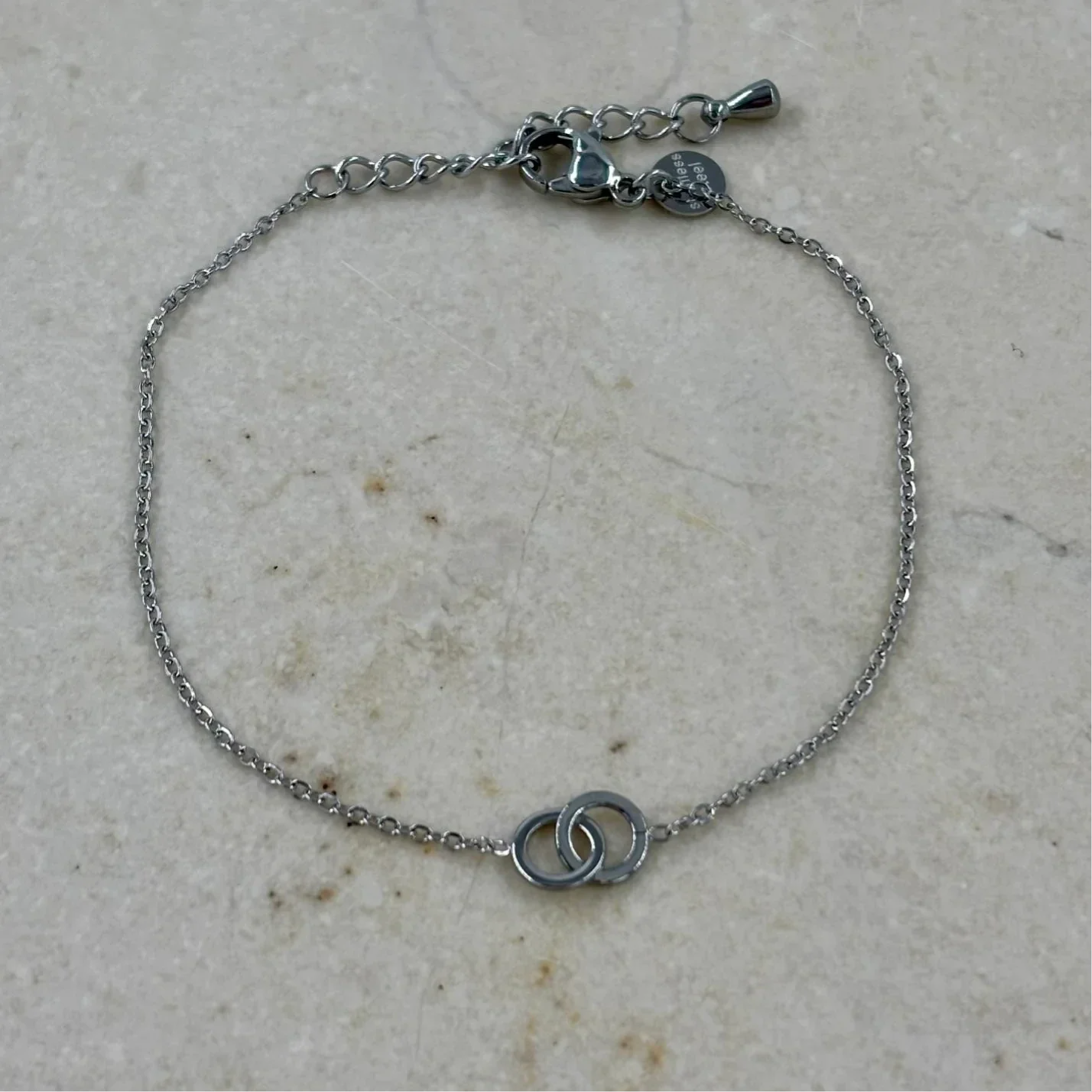 Armband verbonden cirkels