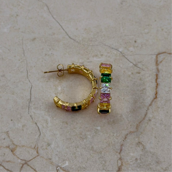 Kleurrijke oorringen strass