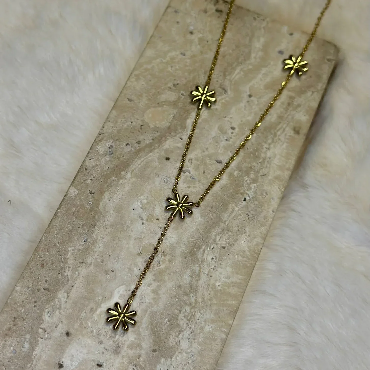 Ketting kleine bloemetjes