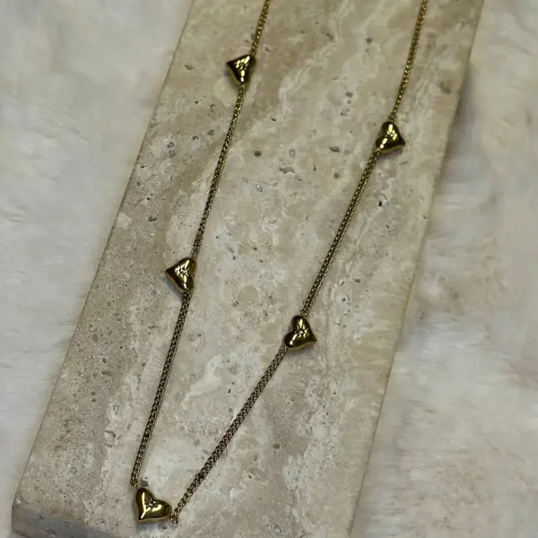 Ketting minihartjes en diamantjes