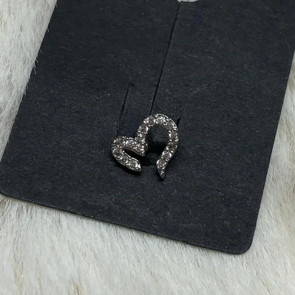 Oorpiercing hart sierlijk