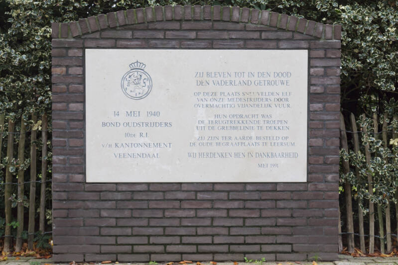 monument 10 R.I.