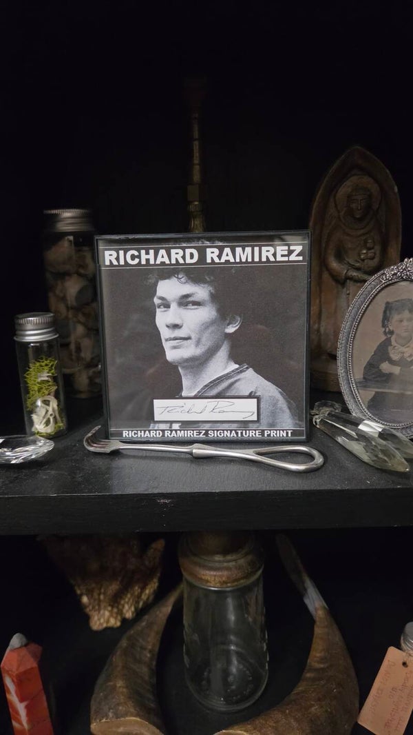 Murder memorabilia