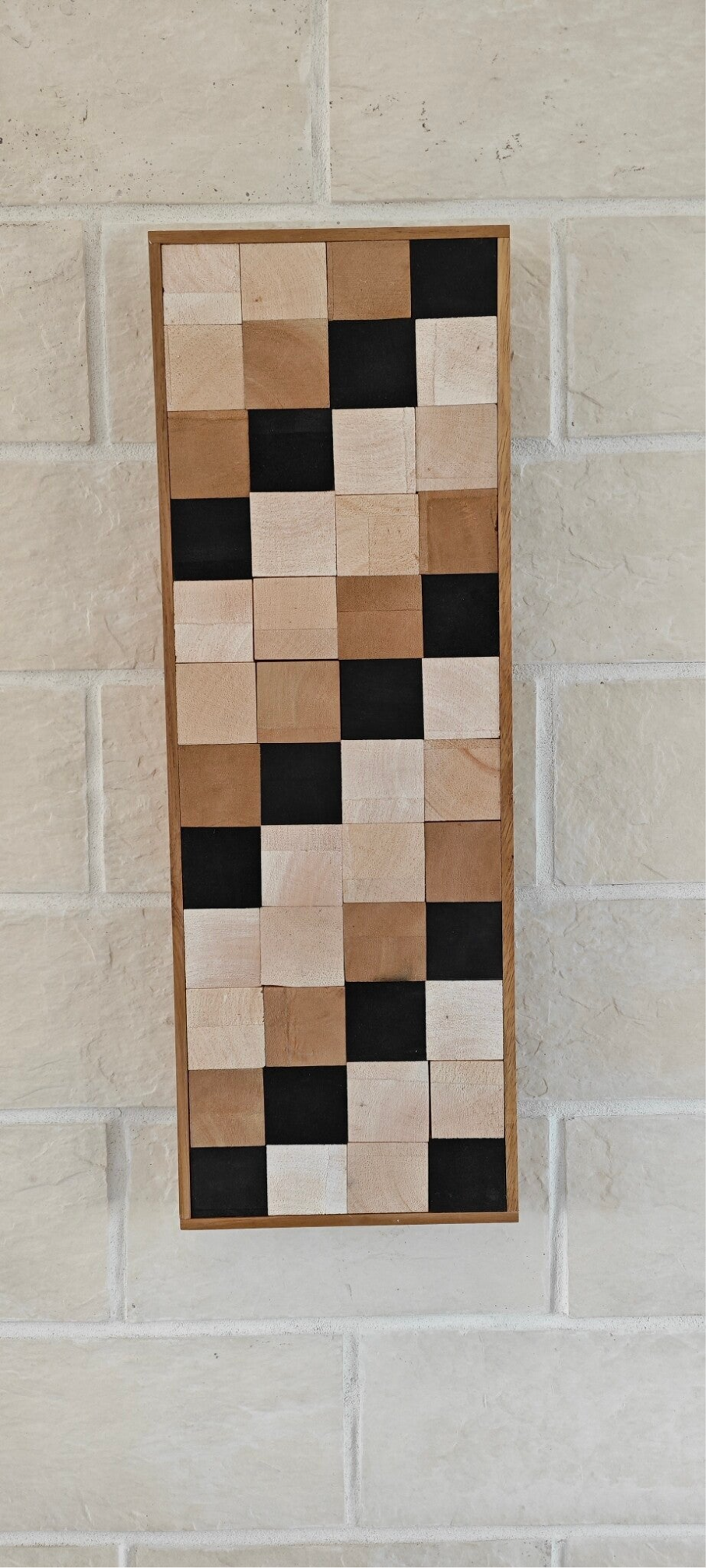 Tableau mural géométrique en bois recyclé (T1) – Balsa et cadre exotique – Pièce unique artisanale
