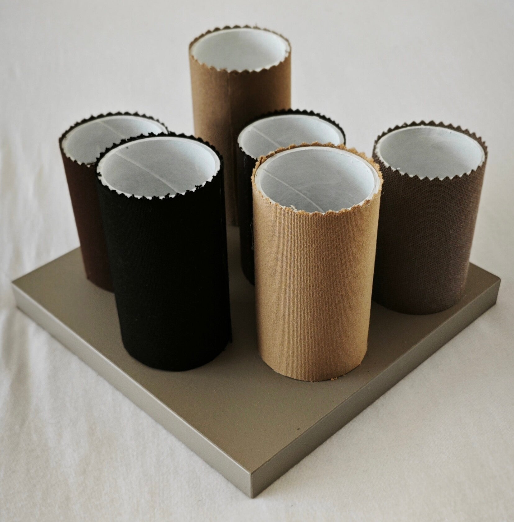 Organiseurs de bureau design en matériaux recyclés : nuances de marrons (N° C1)