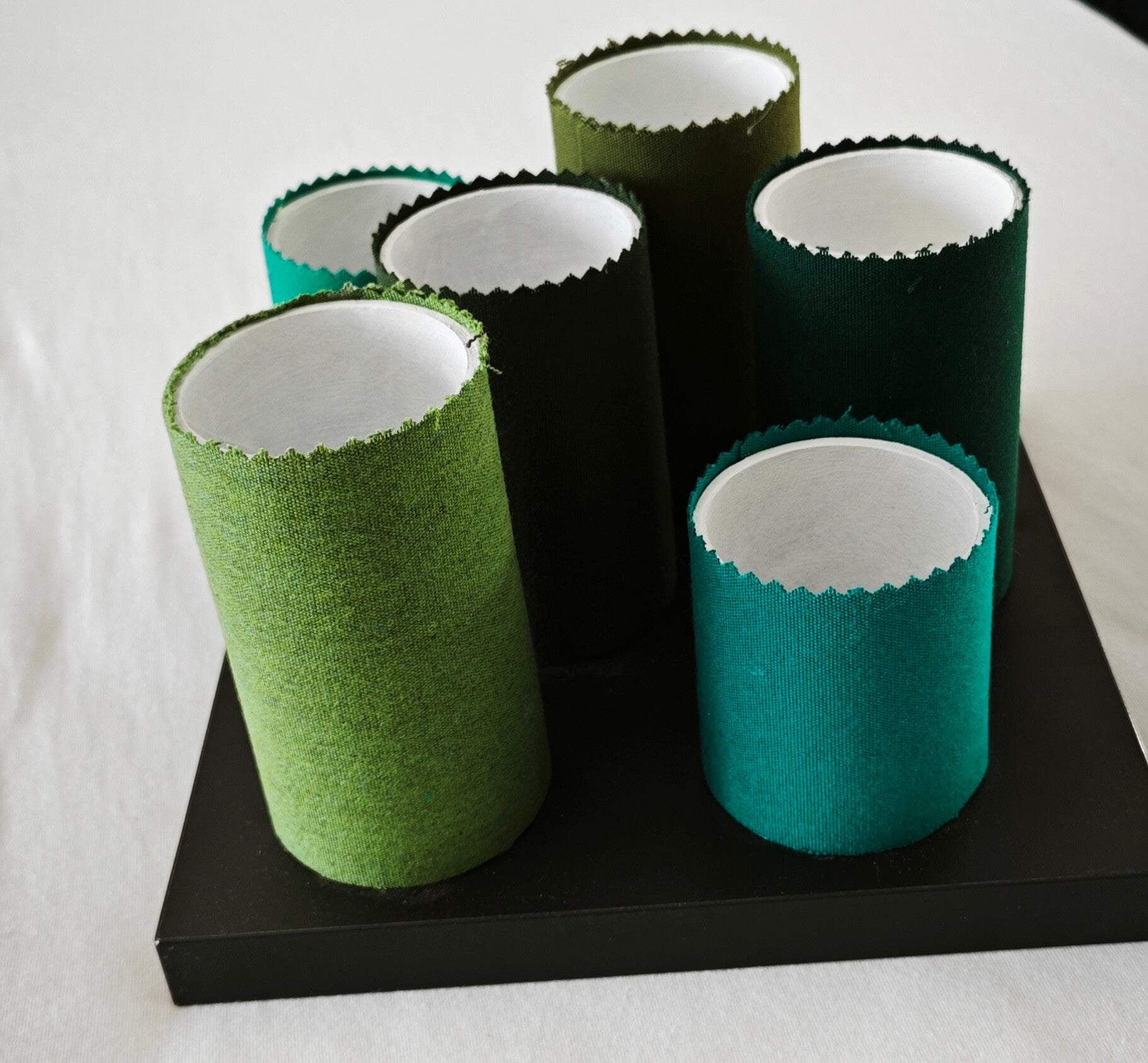Organiseurs de bureau design en matériaux recyclés : nuances de vert (N° C11)