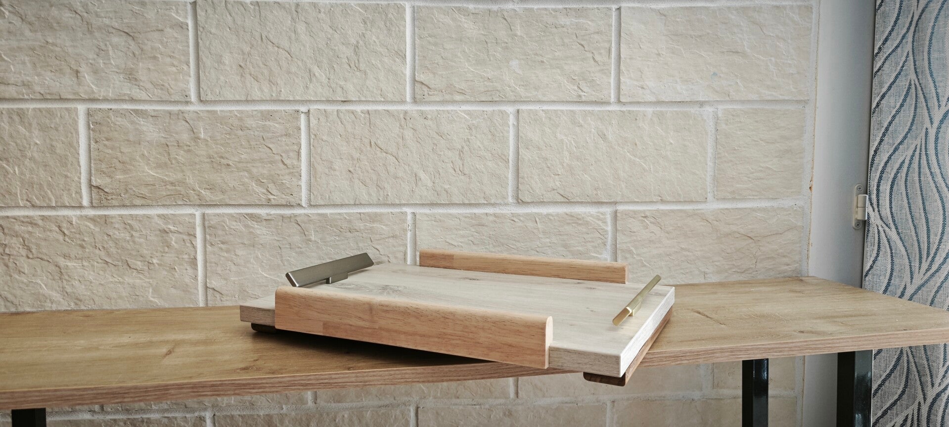 Plateau artisanal en bois – Pièce unique - PL5