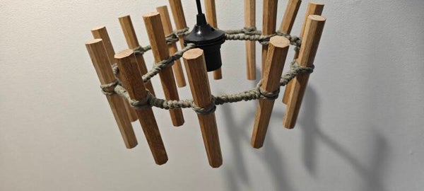 Lustre artisanal en chêne massif et macramé vert (S2) – Suspension bohème écoresponsable – Pièce unique