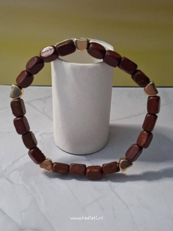 H.AH houten armband met hartjes / wooden bracelet with hearts