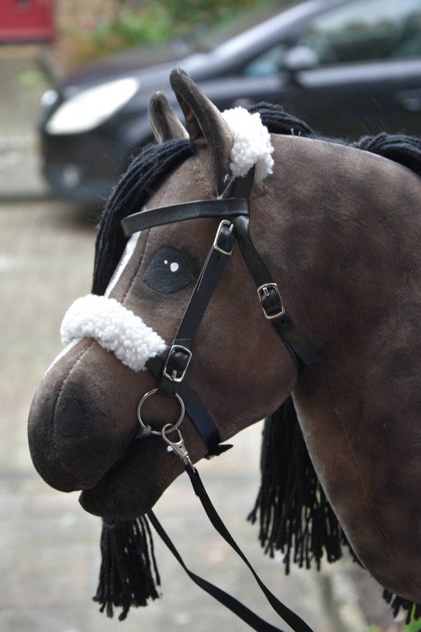 IW fur bridle deal - black