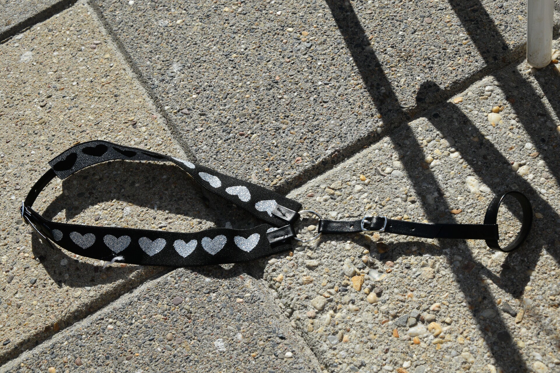 IW elastic breastplate - stretch- black&silver hearts