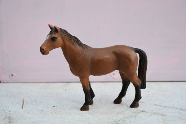 schleich trakehner merrie 42456